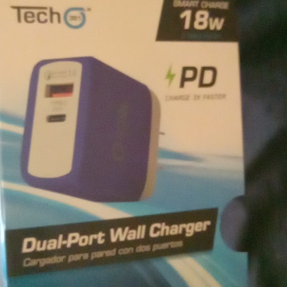 TECH361 dual-port wall charger.NWT.in sealed box!USB/Type C.BLUE smart charger. - Picture 6 of 11